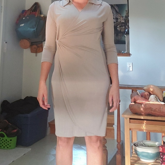 Women's faux wrap dress - fitted grey surplice midi dress - Picture 8 of 8